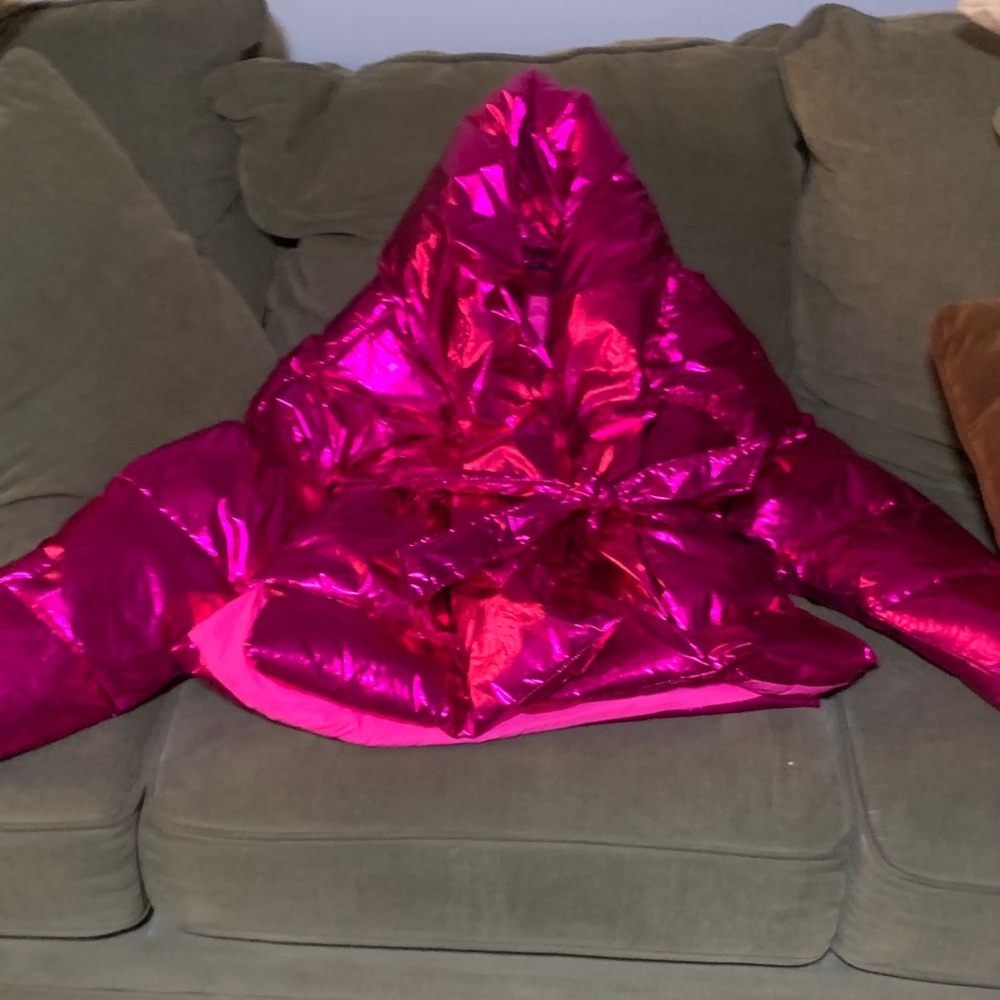 LUXE iridescent Pink woman’s puff coat with waist tie !